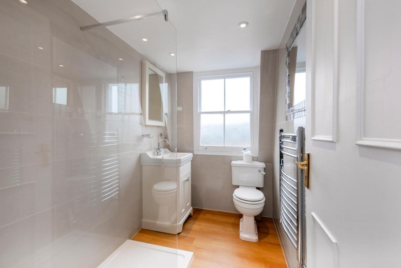 Central Bath Near The Circus With Parking Apartment Exterior photo
